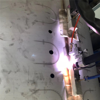 高压容器直缝双面成型焊机